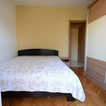 Apartment Emi Sukošan Exteriör bild