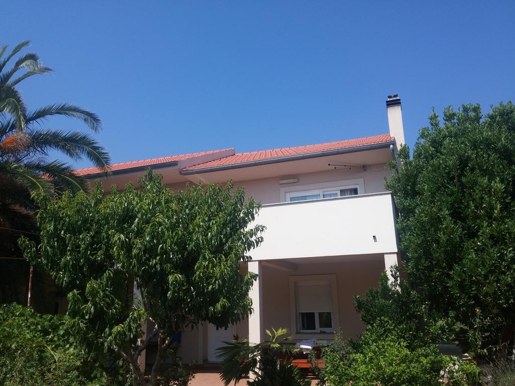 Apartment Emi Sukošan Rum bild